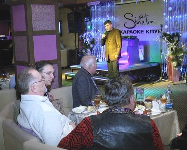 Олександр Лазорко привітав ветеранів з Днем визволення Луцька. ФОТО *