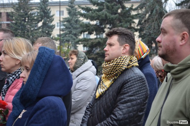 «Він захищав не лише свою сім‘ю»: у Луцьку попрощалися з Героєм. ФОТОРЕПОРТАЖ