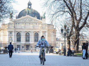 В одному із міст Західної України посилюють карантин: що закриють