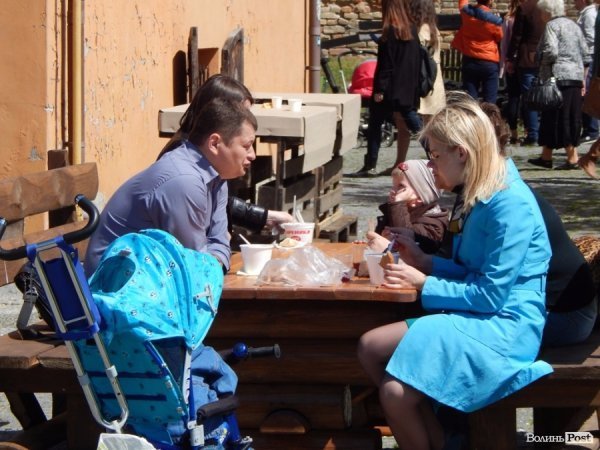 У Луцьку стартував перший фестиваль вуличної їжі «Lutsk Food Fest». ФОТО