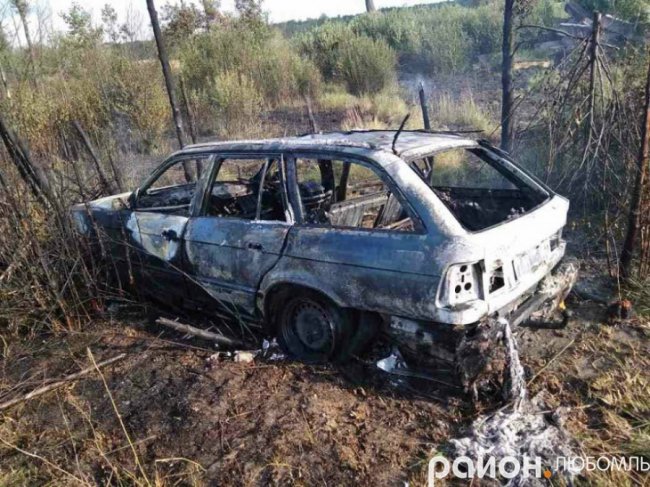 Біля «Ягодина» горіло BMW: водія з опіками доправили в лікарню. ФОТО. ВІДЕО