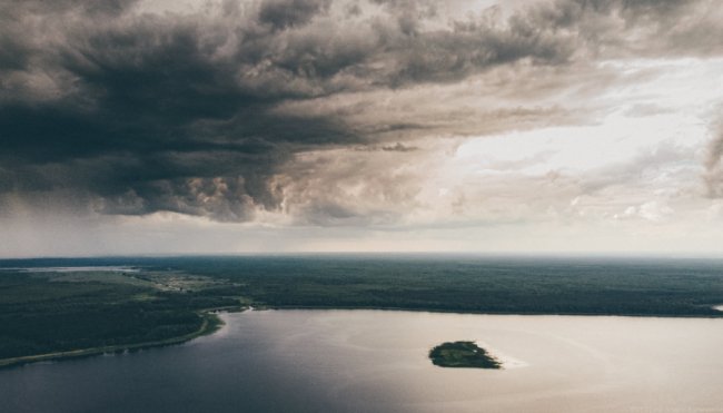 Захопливі світлини волинського озера з висоти. ФОТО
