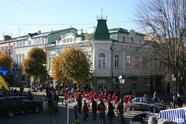 Хода учасників на вулиці Лесі Українки