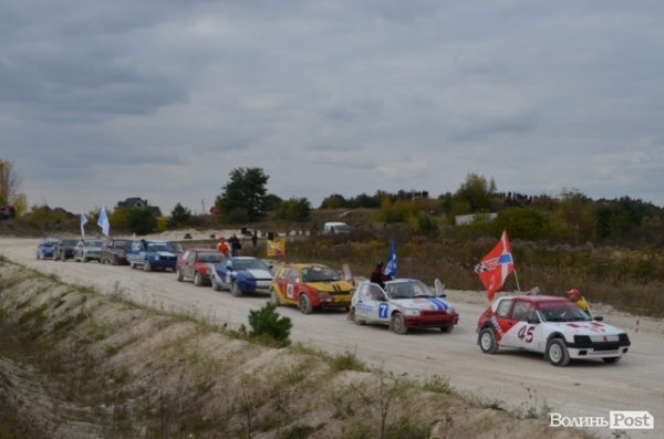 Під Луцьком змагалися автогонщики. ФОТО