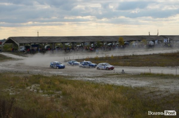 Під Луцьком змагалися автогонщики. ФОТО