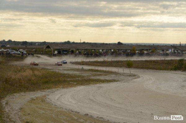 Під Луцьком змагалися автогонщики. ФОТО