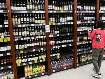 В Україні може подорожчати алкоголь та цигарки