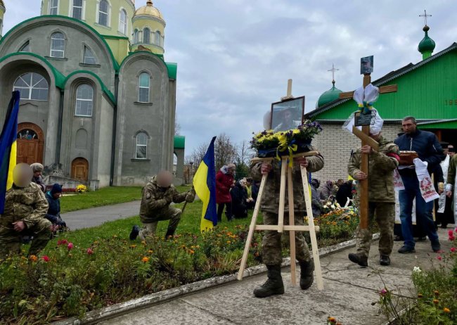 На Волині в останню дорогу провели Героя Руслана Приступу