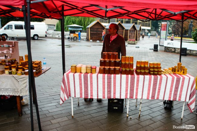 Як лучани на Маковія святили трави та мед. ФОТОРЕПОРТАЖ