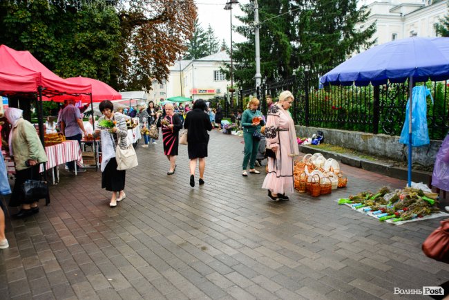 Як лучани на Маковія святили трави та мед. ФОТОРЕПОРТАЖ