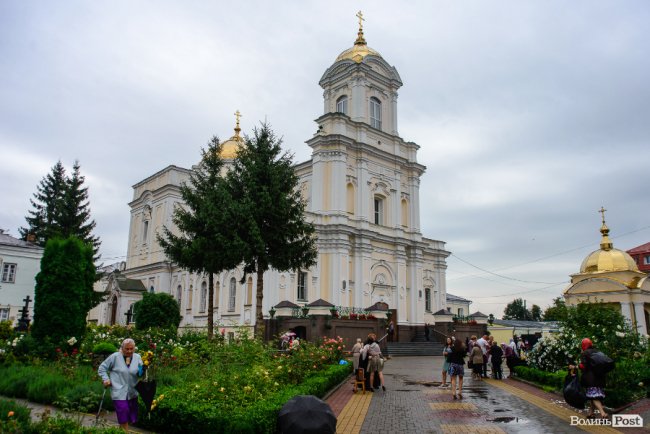 Як лучани на Маковія святили трави та мед. ФОТОРЕПОРТАЖ
