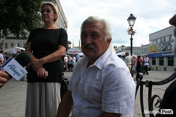 У Луцьку – скандал через пам’ятник відомому поетові. ФОТО. ВІДЕО