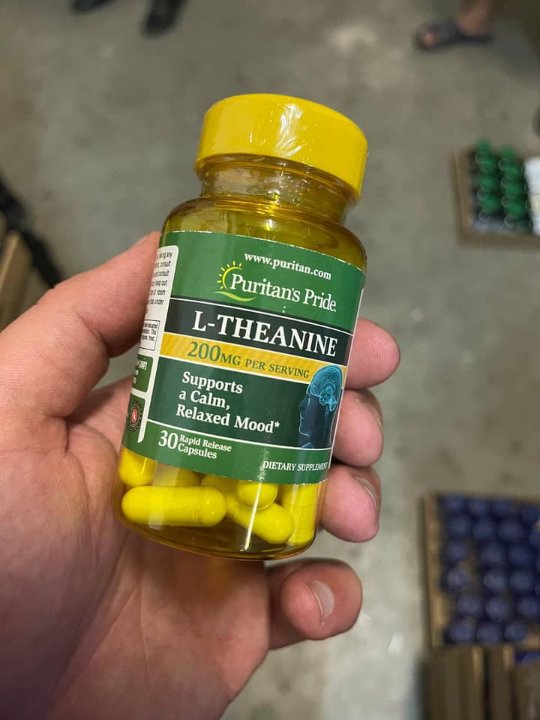 Через «Ягодин» хотіли провезти дієтичні добавки на мільйон гривень. ФОТО