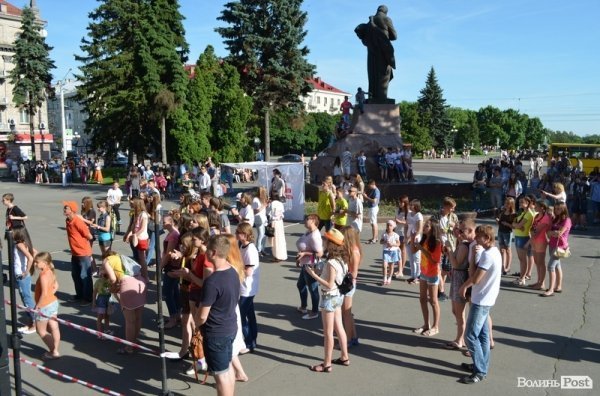 У Луцьку стартував фестиваль мильних бульбашок. ФОТО