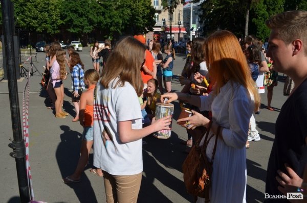 У Луцьку стартував фестиваль мильних бульбашок. ФОТО