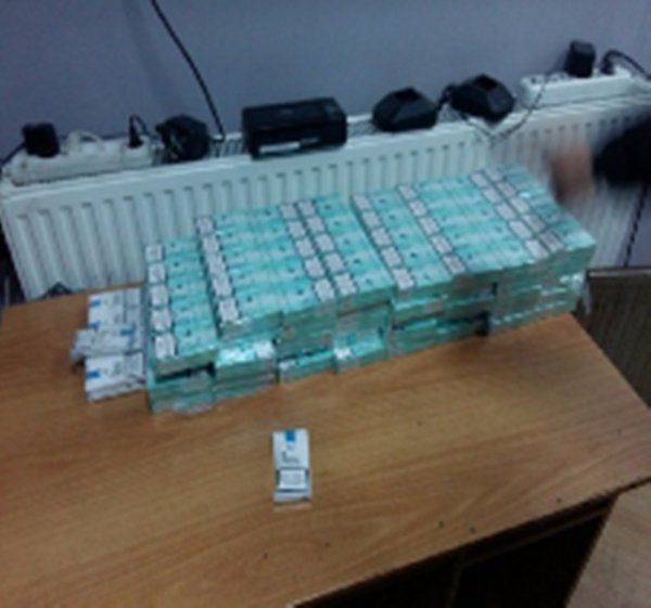 На «Устилузі» та «Ягодині» виявили контрабандні цигарки. ФОТО
