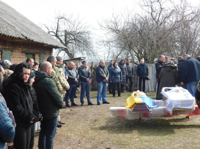 У Луцькому районі попрощались із загиблим Героєм Ігорем Кунчиком. ФОТО