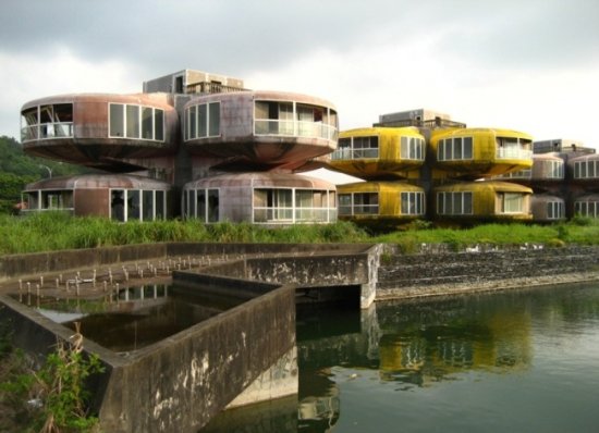 Фото закинутих місць планети