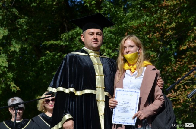  Як у луцькому «політесі» вітали першокурсників. ФОТОРЕПОРТАЖ