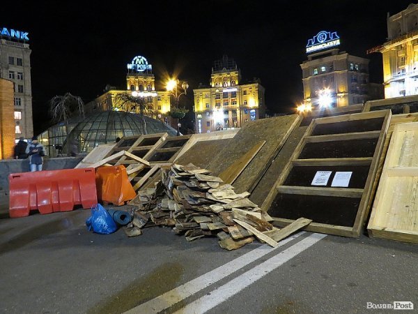 барикади біля Профспілок