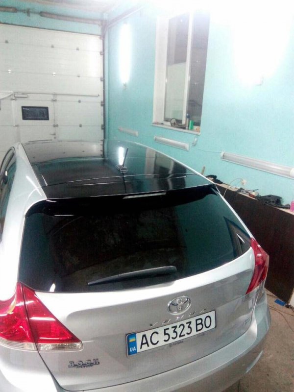 У Луцьку з-під під'їзду вкрали авто. Просять про допомогу