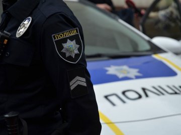 У Луцьку водій вирішив порушити правила просто під носом у патрульних