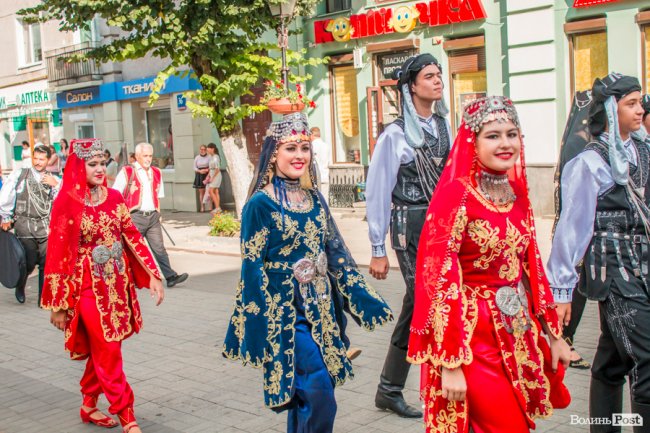 Від Мексики до Індії: грандіозний міжнародний фестиваль стартував у Луцьку. ФОТО