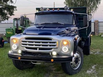 На Волині продають унікальний тюнінгований ЗіЛ, частина грошей піде на ЗСУ. ФОТО, ВІДЕО