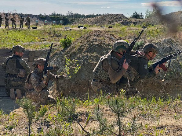 Як прикордонники Волинського загону тренуються перед ротацією на фронт. ВІДЕО