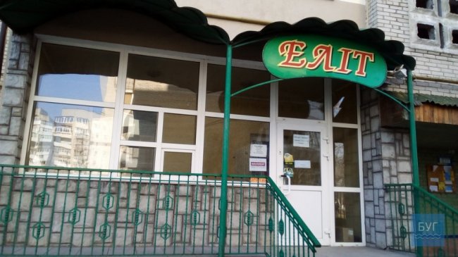 Винесли алкоголь: у місті на Волині «обчистили» магазин