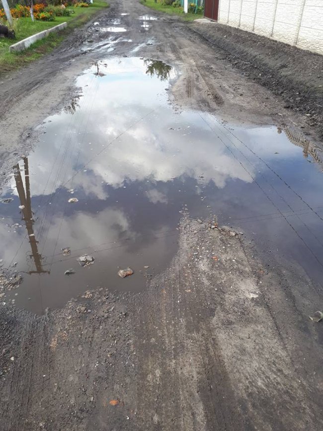 Район «Гниловодь»: Вулиця в Ківерцях після дощу неначе болото. ФОТО