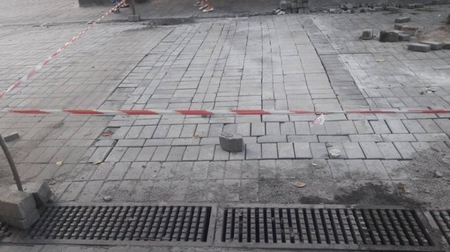 «Це імітація роботи», – лучанин про ремонт центральної вулиці міста. ФОТО