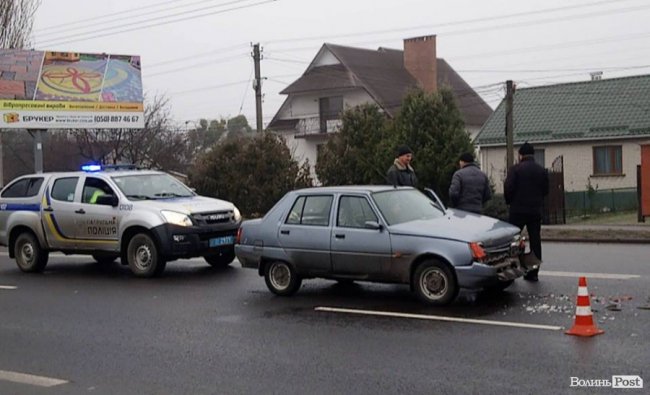 У Луцьку зіткнулися легковик та позашляховик