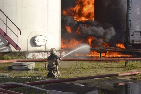 Масштабна пожежа на нафтобазі під Васильковим. ФОТО