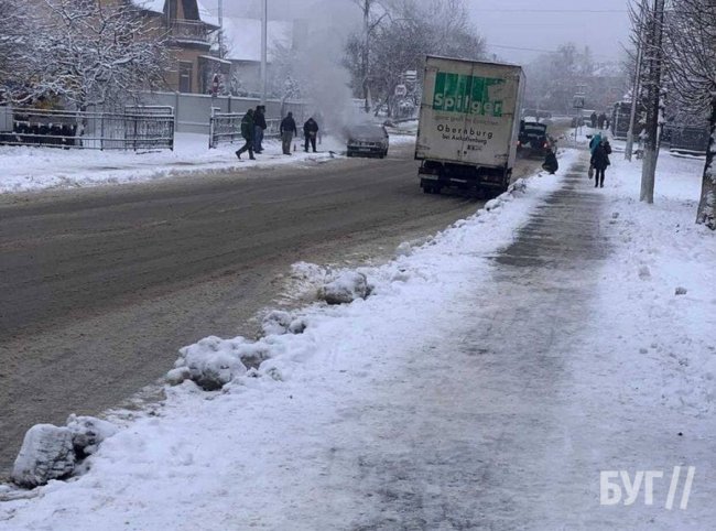 На Волині загорівся  автомобіль. ФОТО.ВІДЕО