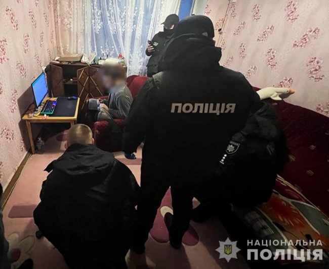 Банда шахраїв із Запоріжжя пропонувала фейкову роботу за кордоном