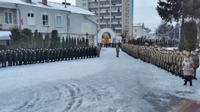 У Луцьку попрощалися з військовим льотчиком-штурманом Владиславом Левчуком