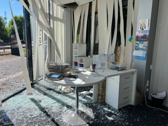 Обстріл Миколаєва: російські ракети поцілили в автосалон