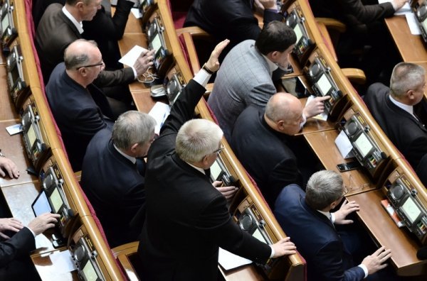 Як Верховна Рада скасовувала «скандальні закони». ФОТО