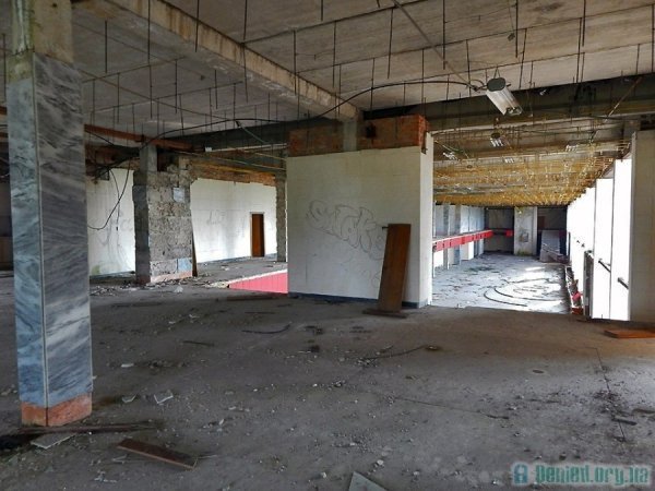 Закинутий аеропорт за Луцьком зсередини. ФОТО