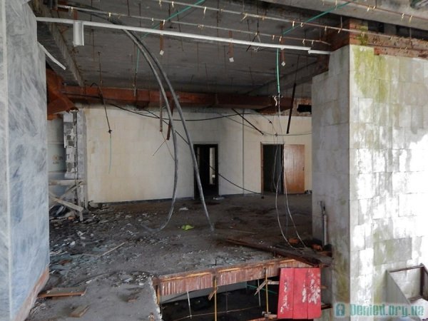 Закинутий аеропорт за Луцьком зсередини. ФОТО