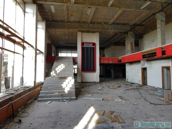 Закинутий аеропорт за Луцьком зсередини. ФОТО