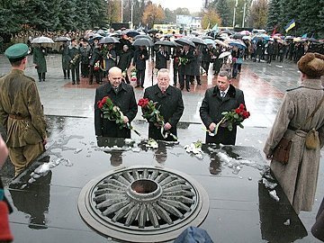 У Луцьку відкрили пам'ятний знак жертвам концтаборів. ФОТО
