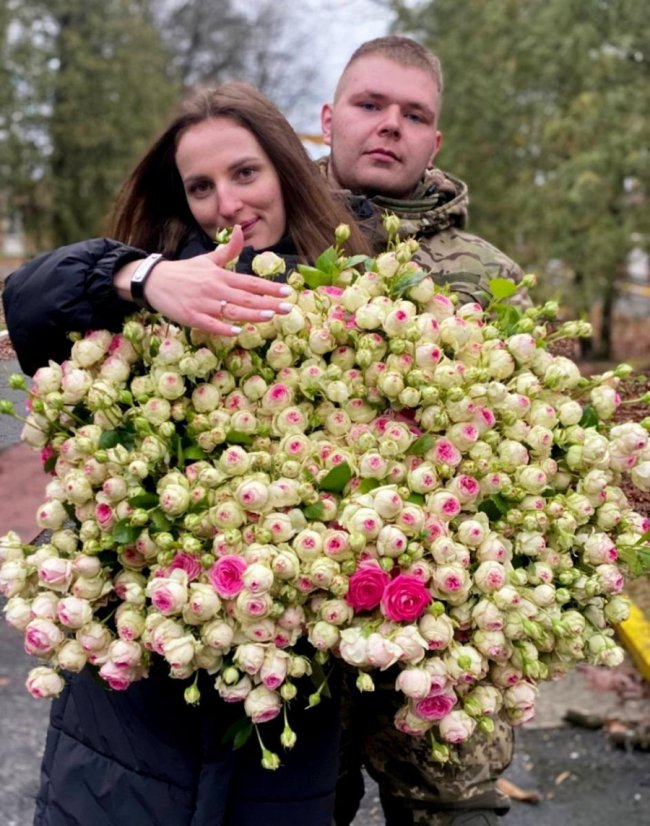 Військовий з Волині, який після поранення перебуває у госпіталі, освідчився коханій. ФОТО