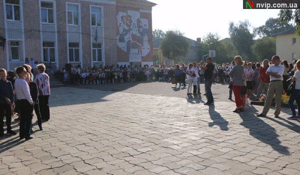 Перший дзвоник у школах Нововолинська
