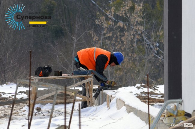 На луцькому ЖК «Супернова» зводять одночасно 5 будинків. ФОТО