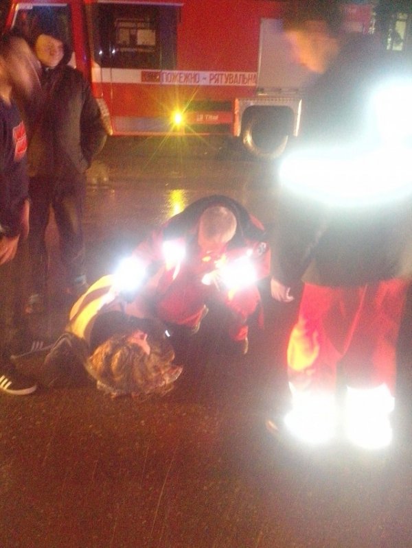 Аварія в Луцьку: дівчина потрапила під колеса Geely на «зебрі»