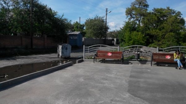 Луцький оглядовий майданчик: бруд, калюжі та розбитий унітаз. ФОТО