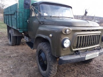 Серед поля на Волині водій вантажівки з'їхав у кювет і загинув