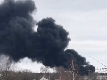 В Охтирці горить нафтобаза. ВІДЕО